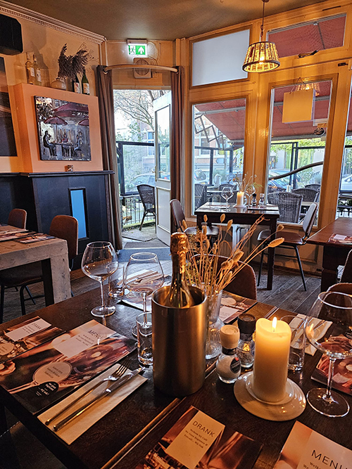 Gedekte tafels bij Eetcafé Wij Ook